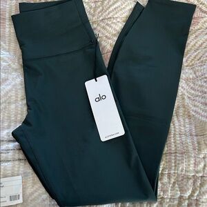 ALO Yoga 7/8 High-Waist Airlift Legging. Charcoal Green